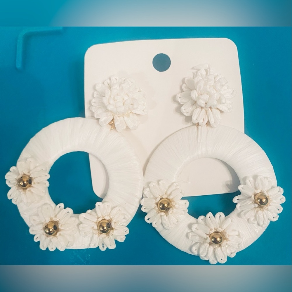 White floral dangle hoop earrings with gold stud details - Picture 2 of 4